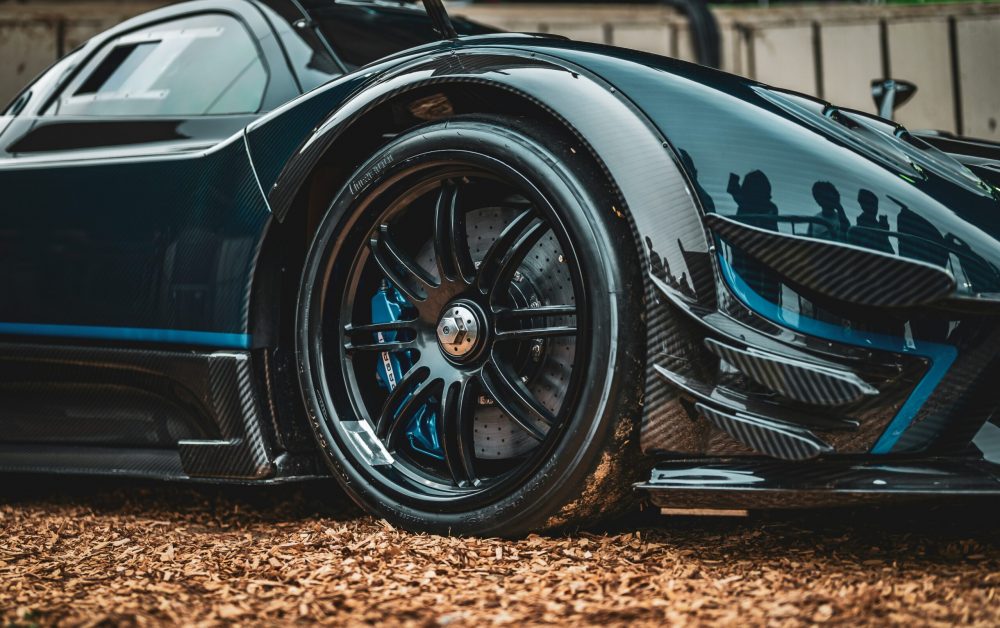 shooting-tyre-p6UsbViP82E-unsplash